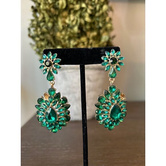 8 Other Reasons Her Majesty Earrings Emerald Womens Size OS - Picture 3 of 6